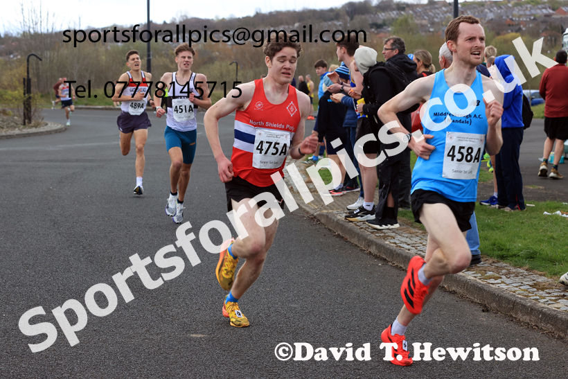 Senior Mens relay, 2026 Elswick Harriers Good Friday Road Relays and Young Athletes, Newburn,  Newcastle upon Tyne. Photo: David T. Hewitson/Sports for All Pics